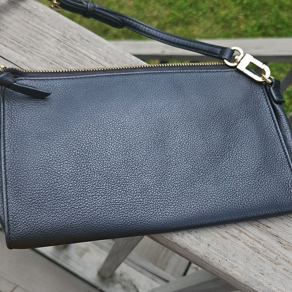 Tory Burch Black Leather Crossbody Bag with Gold Hardware - Picture 3 of 6